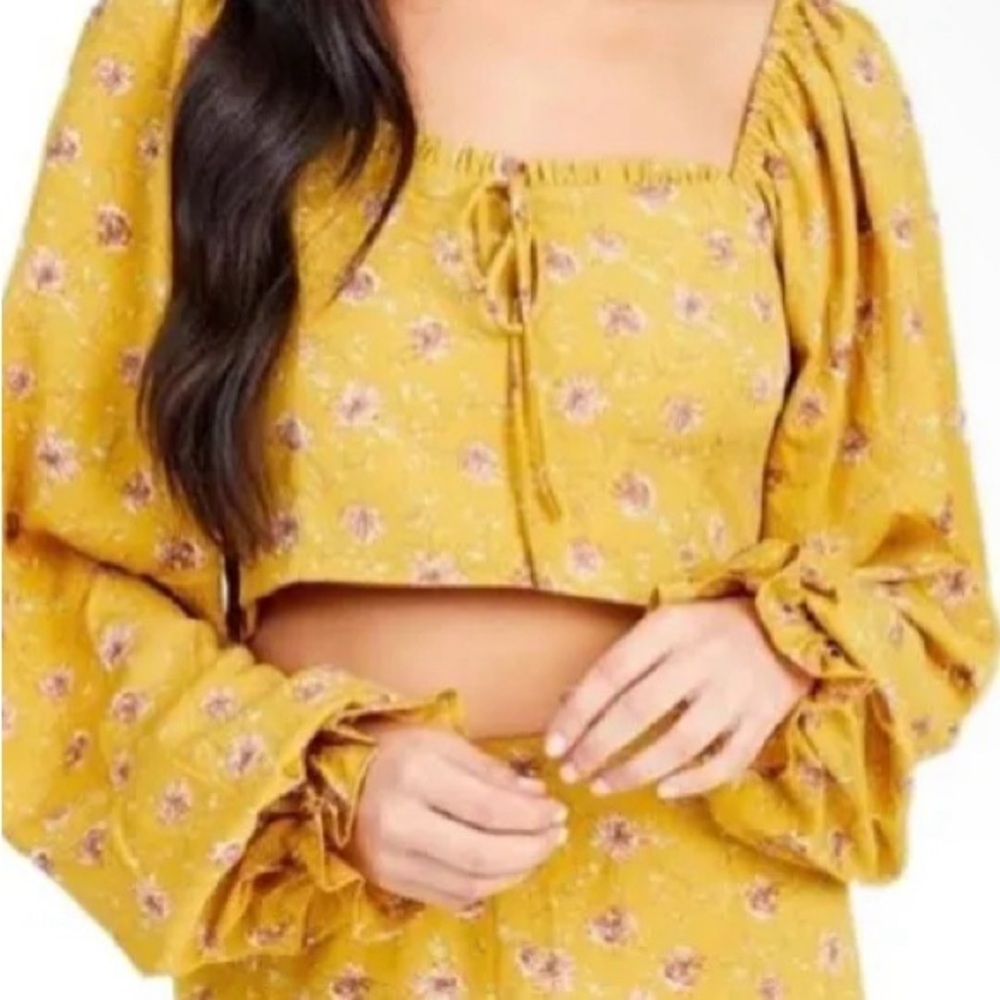ALTAR’D STATE MUSTARD YELLOW SMOCKED LONG SLEEVE BLOUSE CROP TOP SIZE SMALL